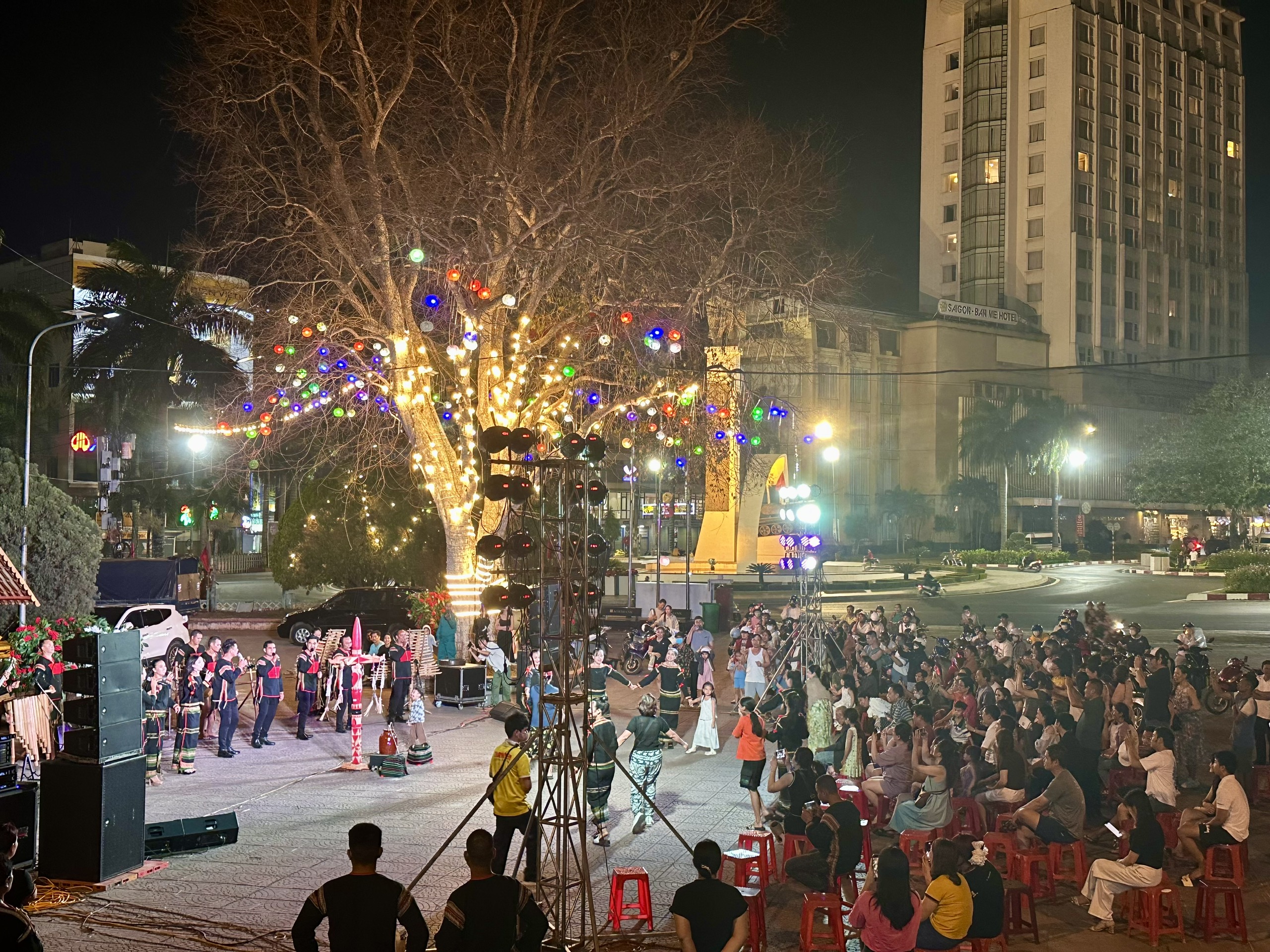 Chương trình biểu diễn Văn hóa Cồng chiêng phục vụ Nhân dân và du khách